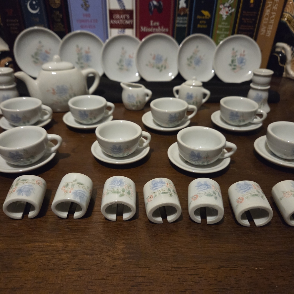 Floral Ceramic Tea Set - Picture 3 of 6